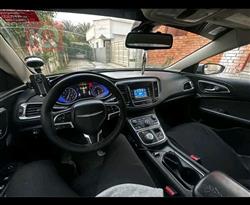 Chrysler 200